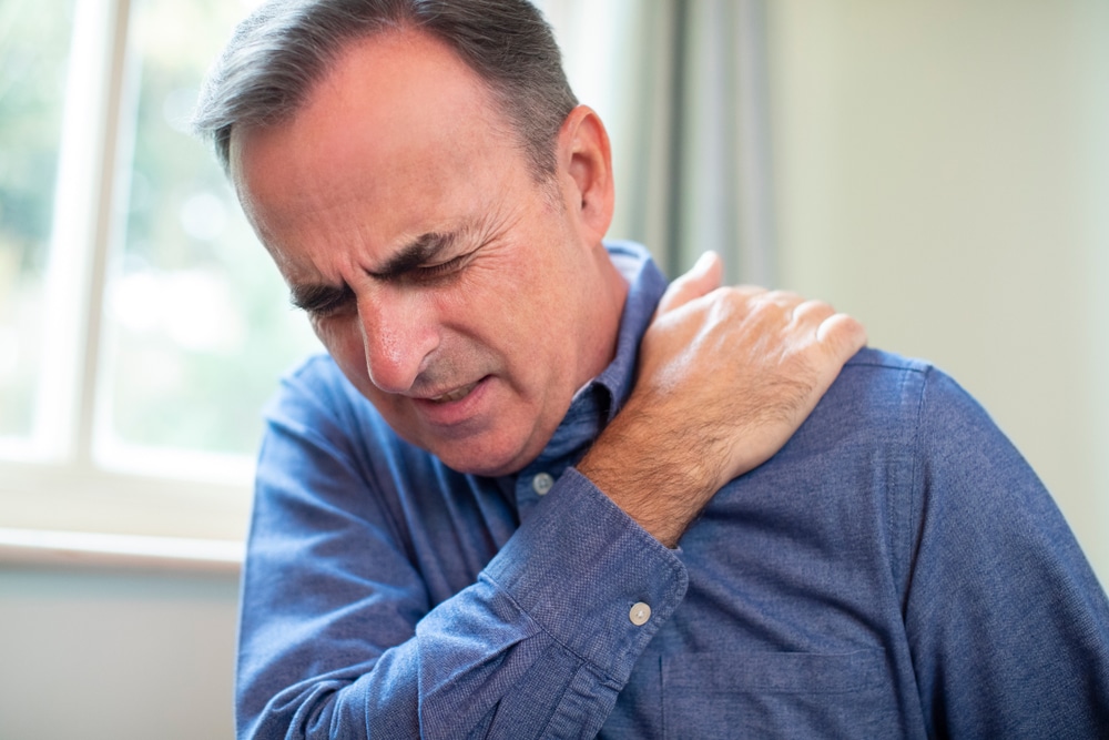 What Causes A Frozen Shoulder and How Can a Chiropractor Help